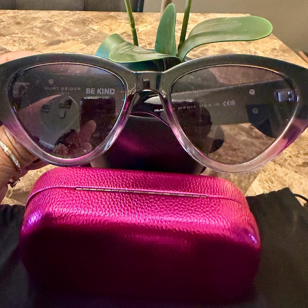 ⭐️⭐️NWOT  Kurt Geiger London “ BE KIND” Cat Eye Sunglasses - Picture 9 of 11